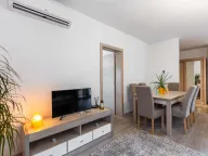 Sale, one bedroom apartment, 74m², Pržno, Budva - image 18