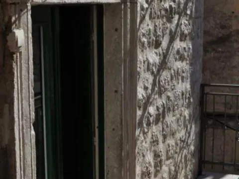 Rent, one bedroom apartment, 40m², Stari Grad Kotor, Kotor - image 15