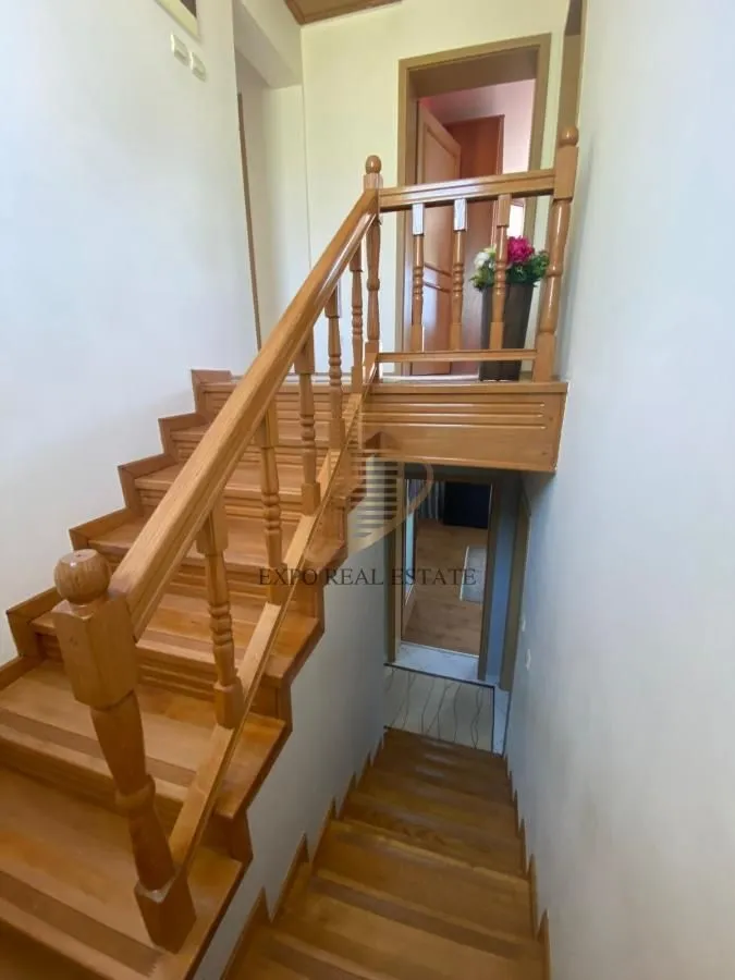 Sale, house, 355m², Djurinci, Sopot