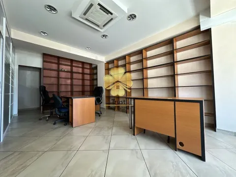 Izdavanje, poslovni prostor, 50m², City Kvart, Podgorica - image 3