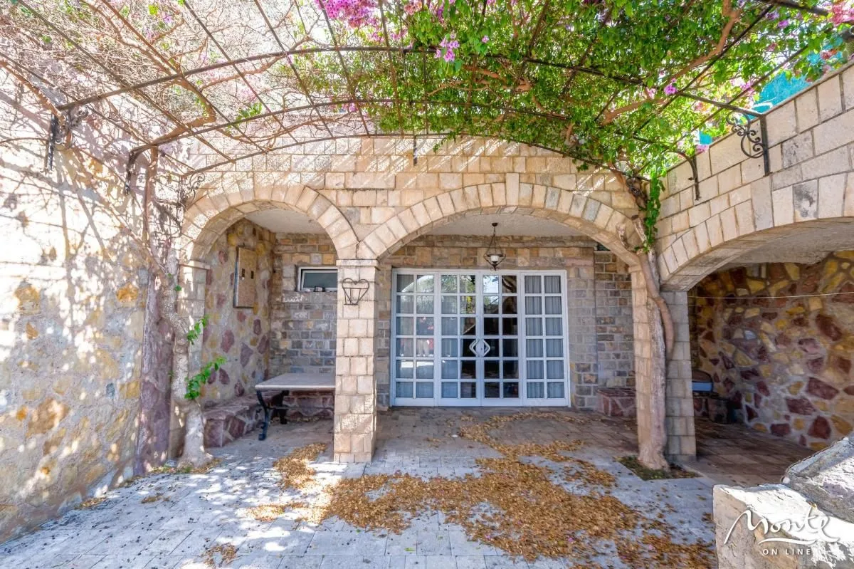 Sale, house, 375m², Sveti Stefan, Budva