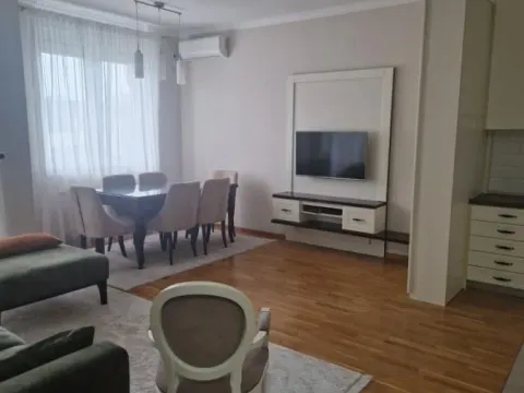 Izdavanje, dvosoban stan, 90m², Sajmište, Novi Sad - image 2