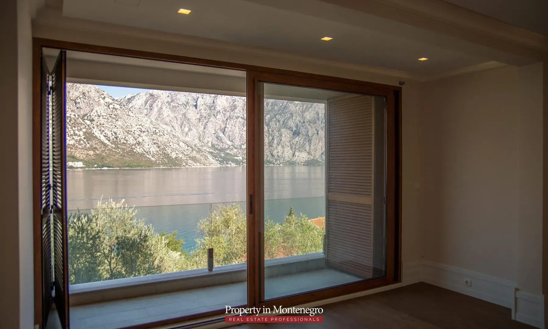 Prodaja, kuća, 585m², Stoliv, Kotor