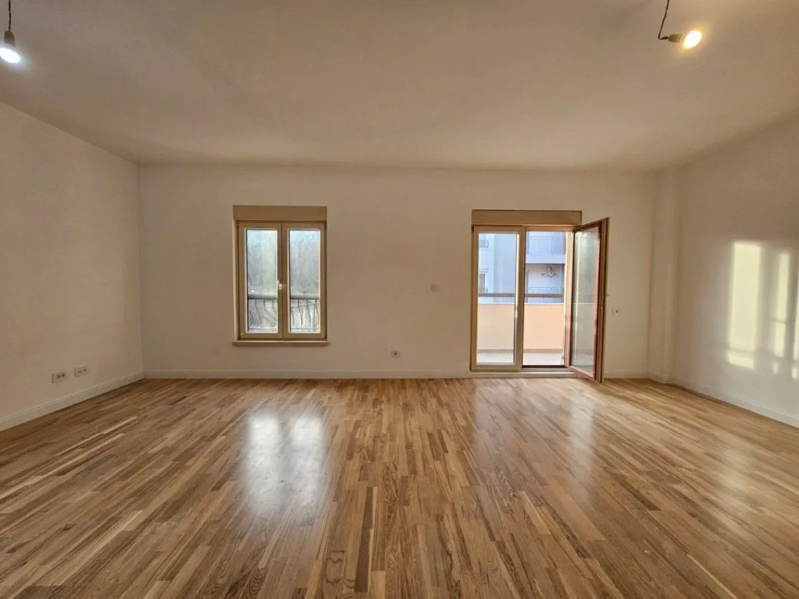 Prodaja, trosoban stan, 112m², Momišići, Podgorica