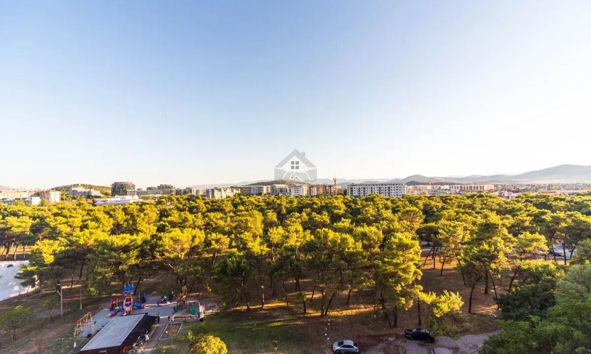 Prodaja, dvosoban stan, 77m², Blok 5, Podgorica