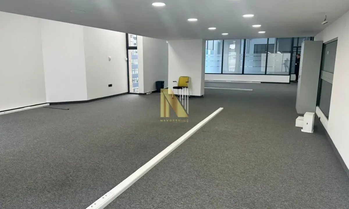 Rent, office space, 1029m², Centar, Novi Sad