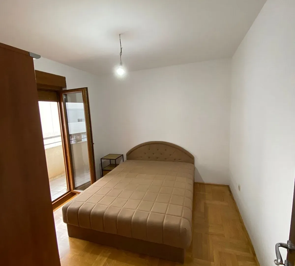 Izdavanje, dvosoban stan, 55m², Stari Aerodrom, Podgorica