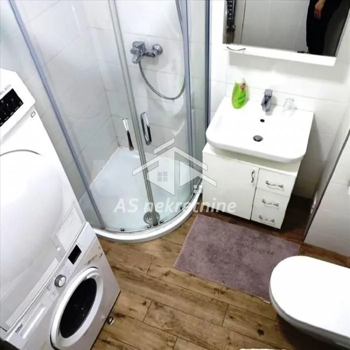 Izdavanje, stan, 38m², Novi Beograd Blok 67, Novi Beograd Sve Podlokacije