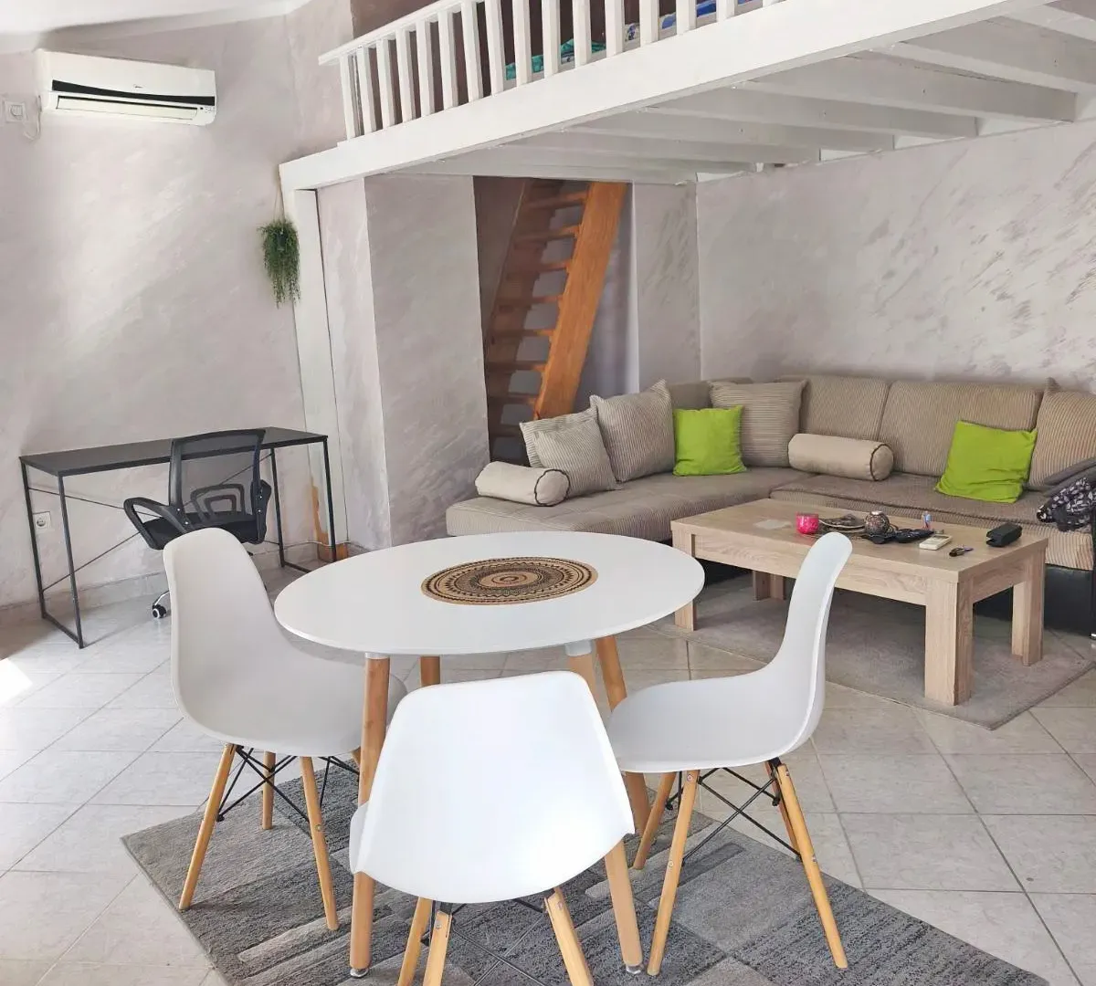 Rent, studio apartment, 40m², Stari Aerodrom, Podgorica