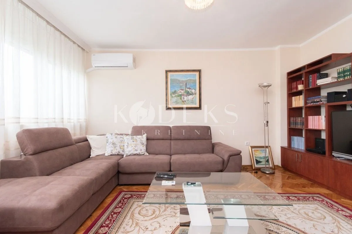 Rent, one bedroom apartment, 65m², Centar, Podgorica