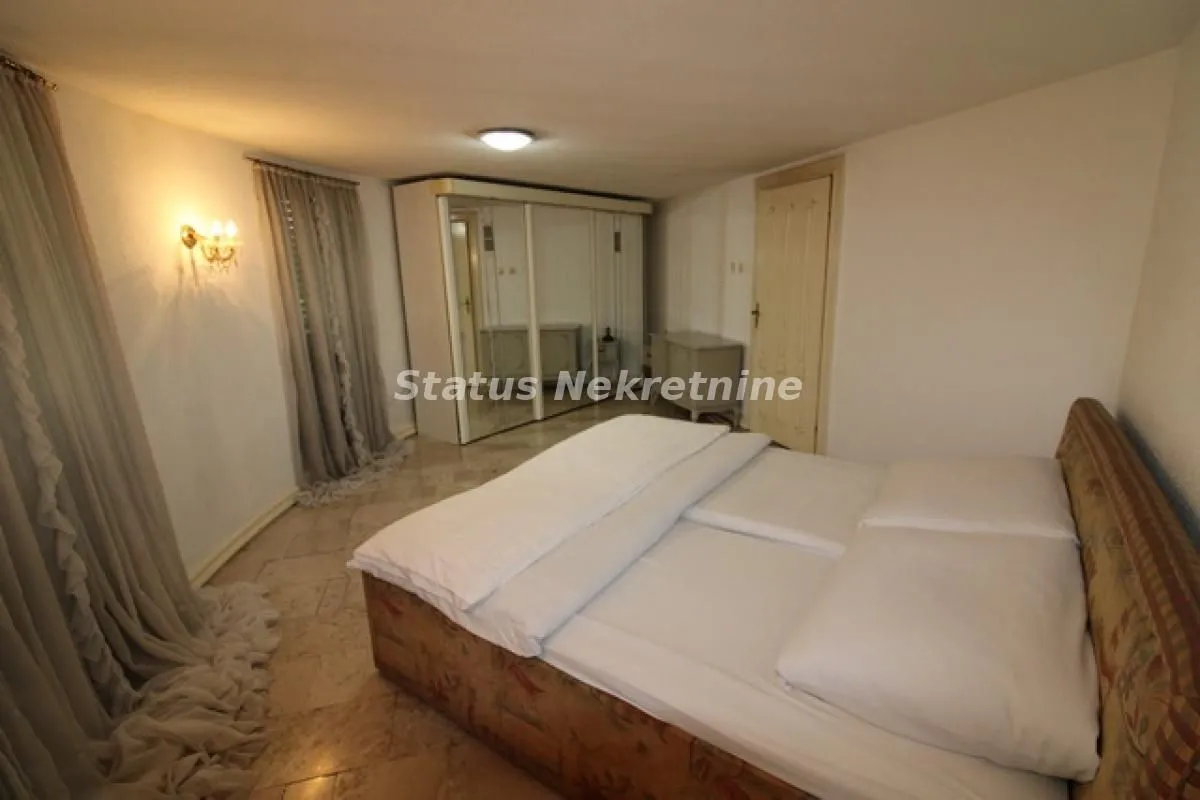 Prodaja, kuća, 416m², Sremska Mitrovica, Srbija