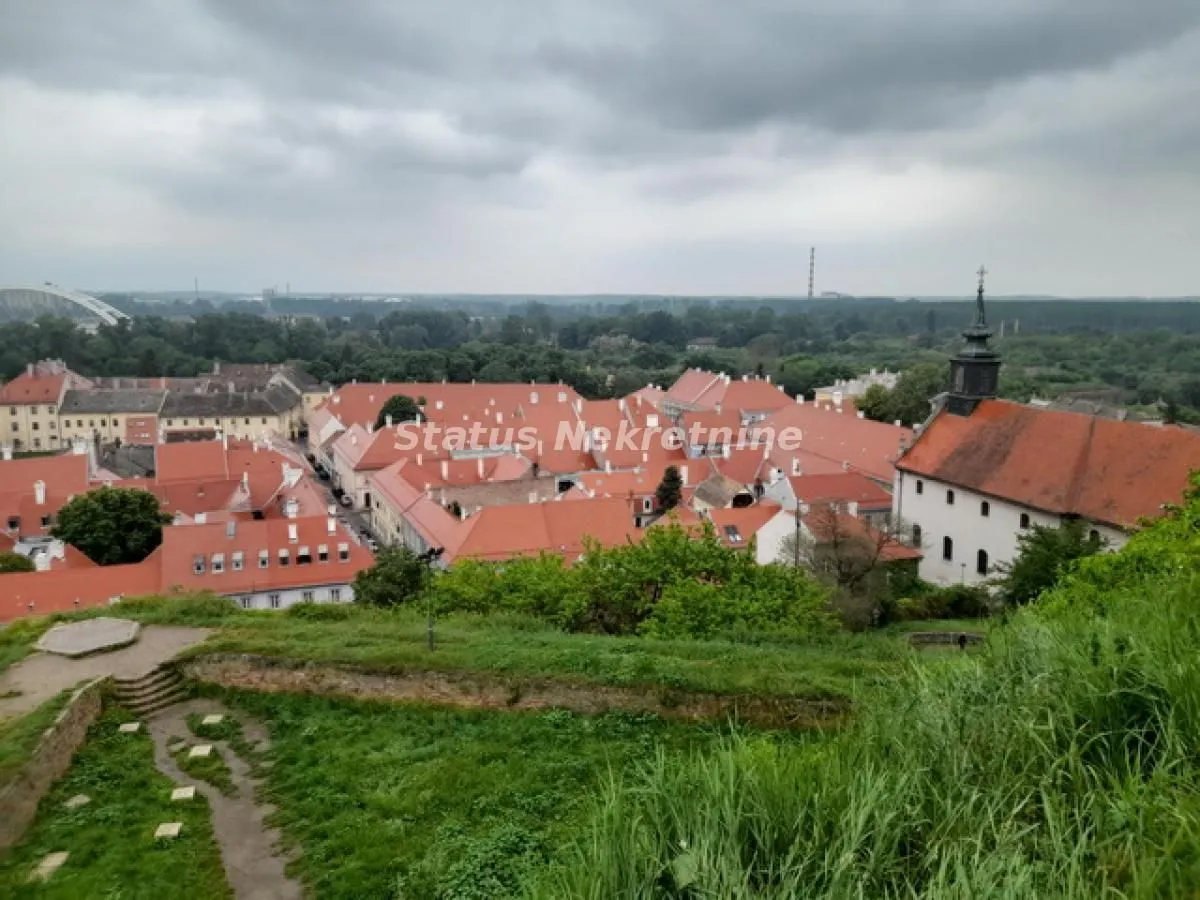 Prodaja, četvorosoban stan, 188m², Petrovaradin, Novi Sad