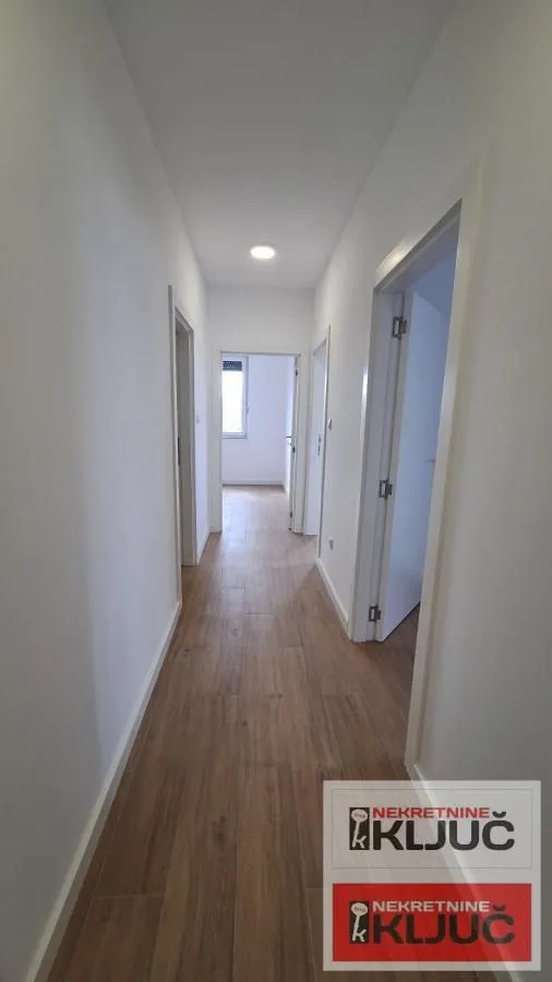 Prodaja, trosoban stan, 72m², Alibegovac, Petrovaradin