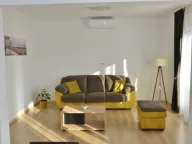 Izdavanje, četvorosoban stan, 208m², Marići, Tivat - image 4