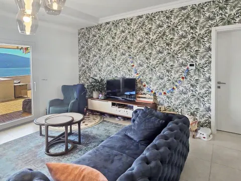Rent, two bedroom apartment, 100m², Donja Lastva, Tivat - image 17