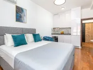 Izdavanje, garsonjera, 35m², Bečići, Budva - image 11