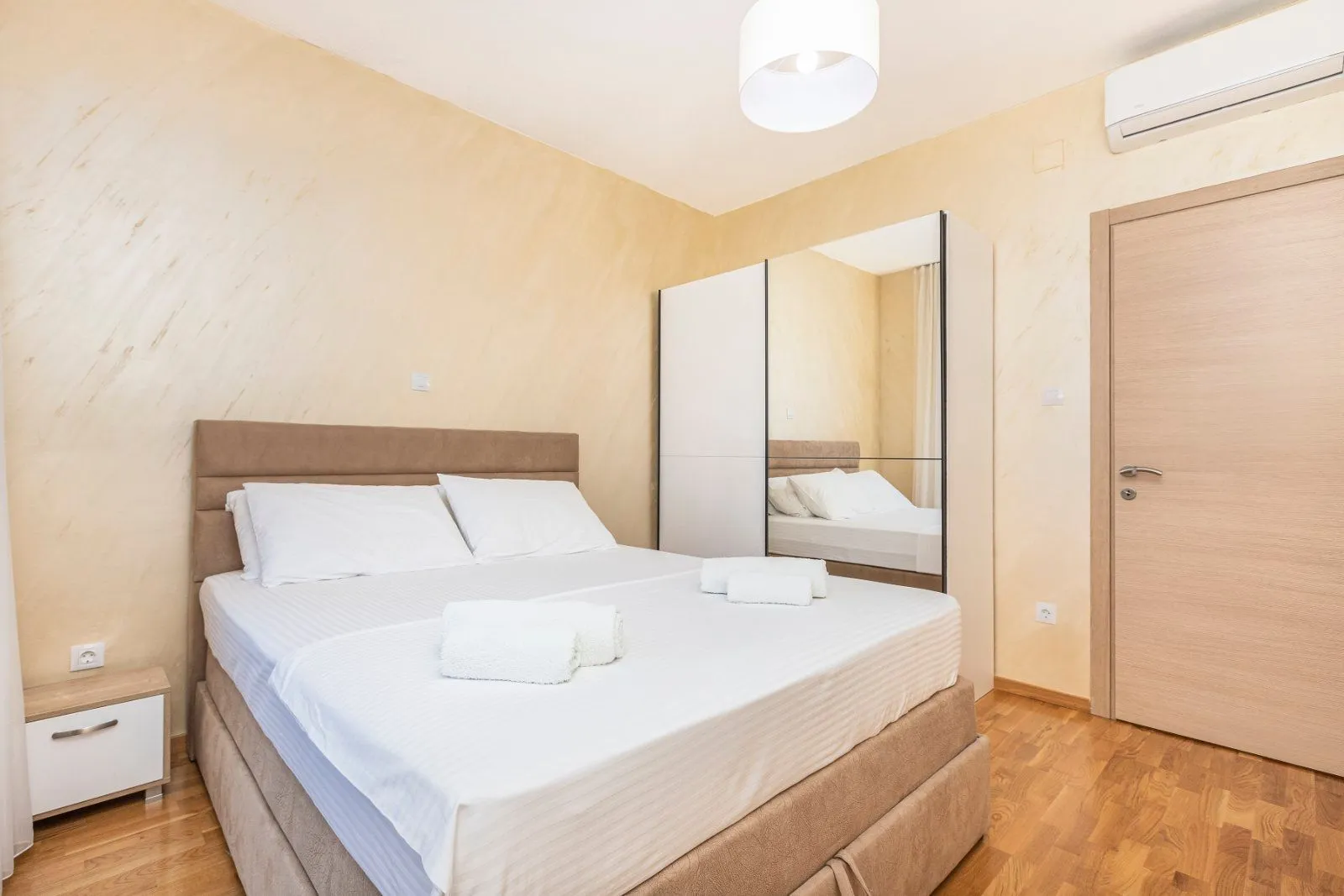 Sale, two bedroom apartment, 55m², Bečići, Budva