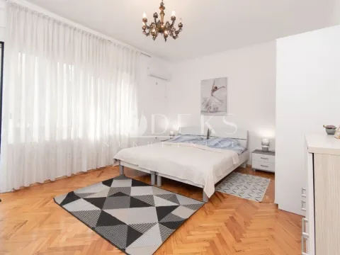 Izdavanje, dvosoban stan, 110m², Centar, Podgorica - image 6