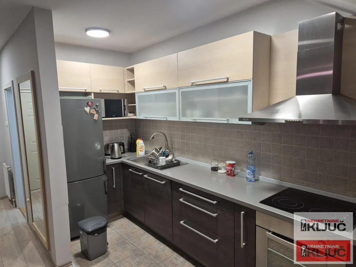 Prodaja, četvorosoban stan, 119m², Nova Detelinara, Novi Sad Sve Podlokacije