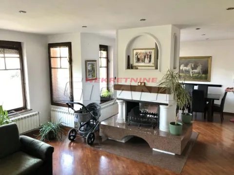 Prodaja, kuća, 350m², Zemun Gornji Grad, Zemun Sve Podlokacije