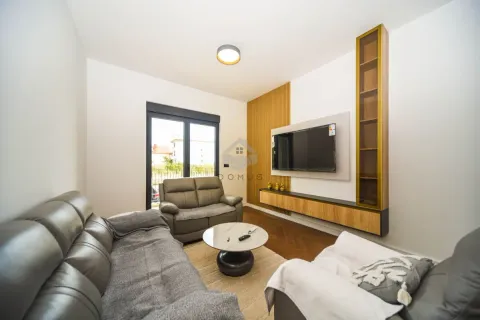 Rent, two bedroom apartment, 64m², Dalmatinska ulica, Podgorica - image 2