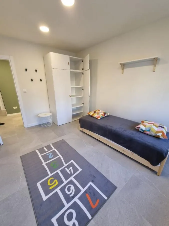 Rent, two bedroom apartment, 76m², Tivat, Crna Gora