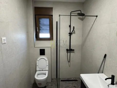 Izdavanje, jednosoban stan, 47m², Vezirov Most, Podgorica - image 7