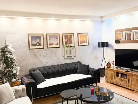 Izdavanje, jednosoban stan, 61m², Cetinje, Crna Gora - image 1