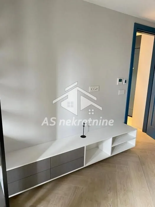 Rent, three bedroom apartment, 145m², Neimar, Vračar Sve Podlokacije