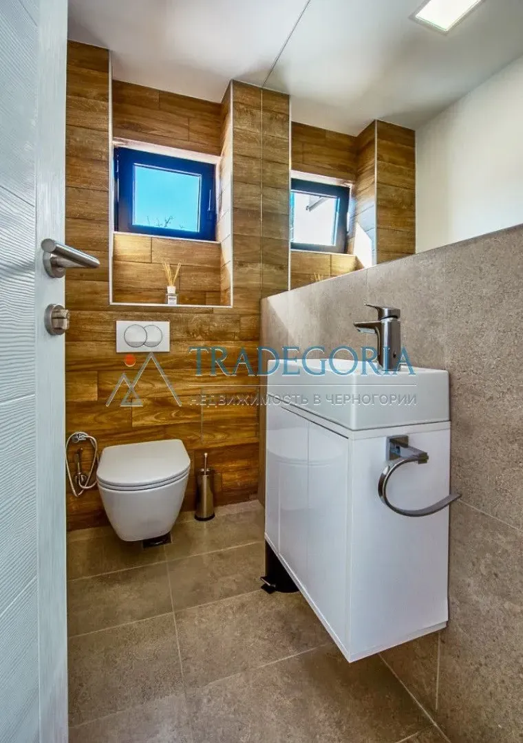 Prodaja, kuća, 180m², Tivat, Crna Gora