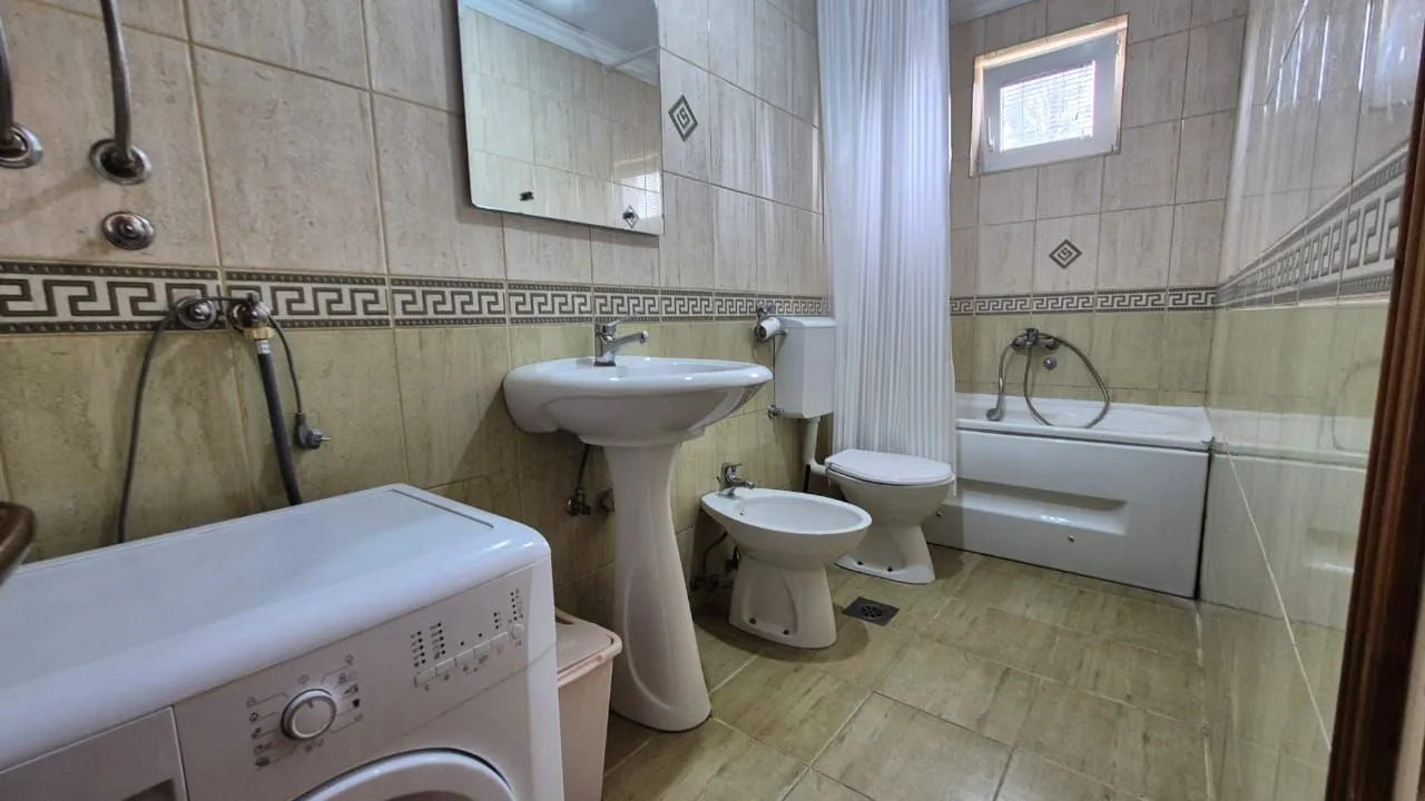 Izdavanje, jednosoban stan, 40m², Gornja Gorica, Podgorica
