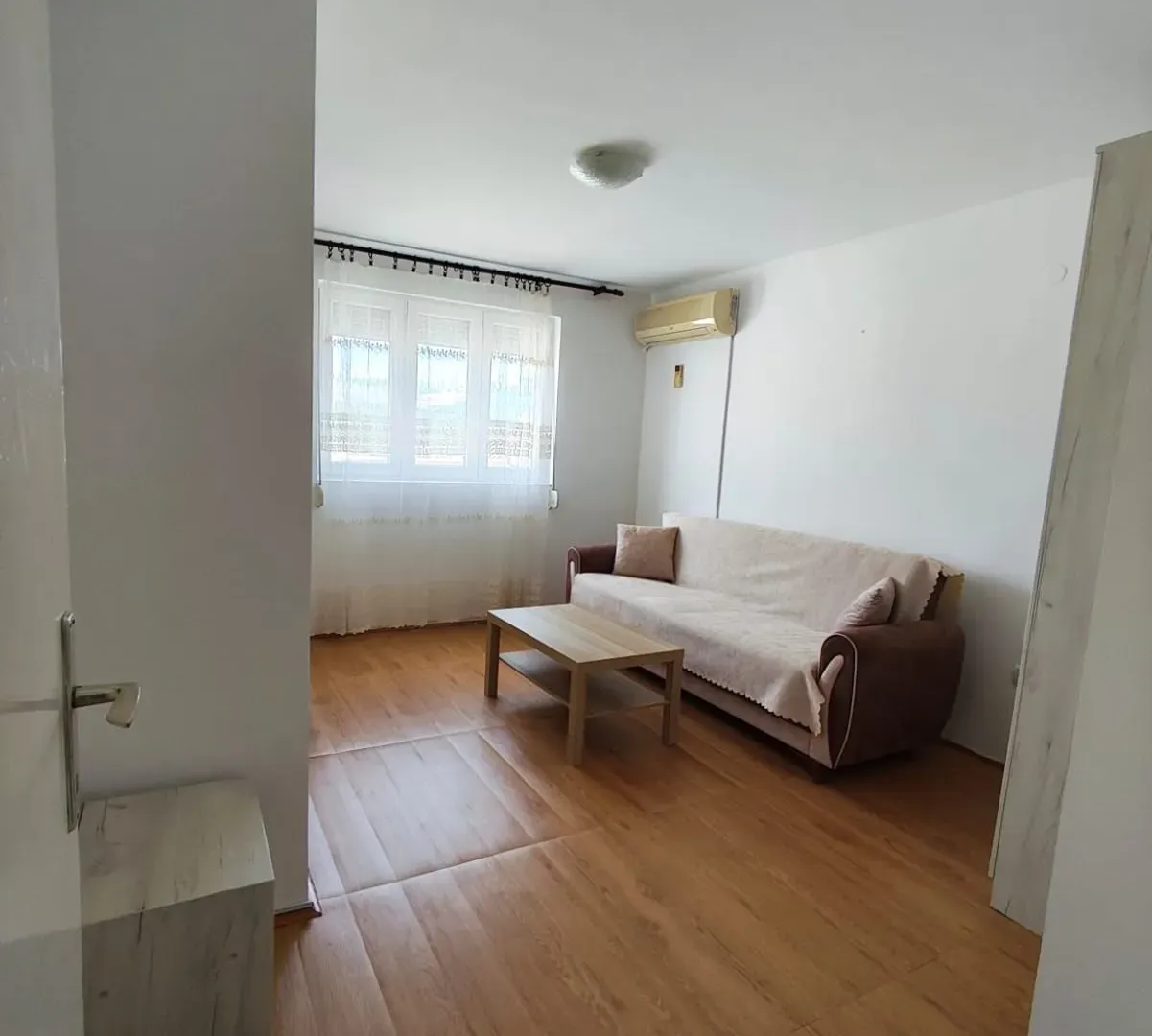 Izdavanje, garsonjera, 30m², Preko Morače, Podgorica