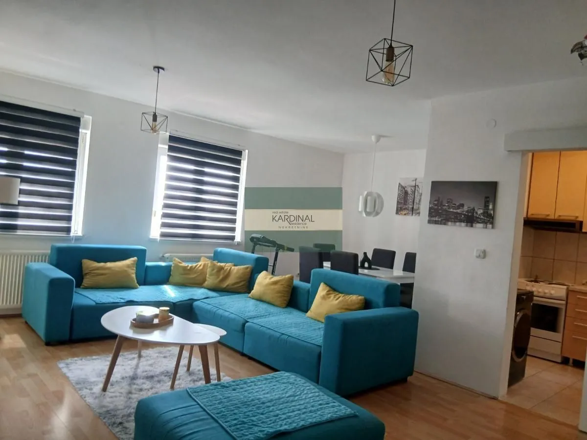 Prodaja, trosoban stan, 79m², Centar, Jagodina