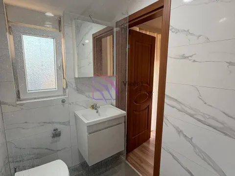 Prodaja, jednosoban stan, 50m², Stari Aerodrom, Podgorica - image 12