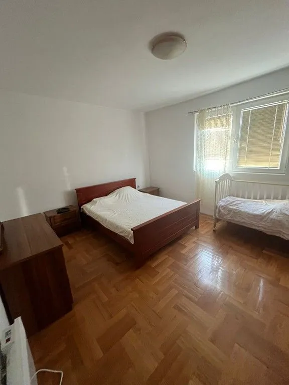 Izdavanje, kuća, 300m², Donja Gorica, Podgorica