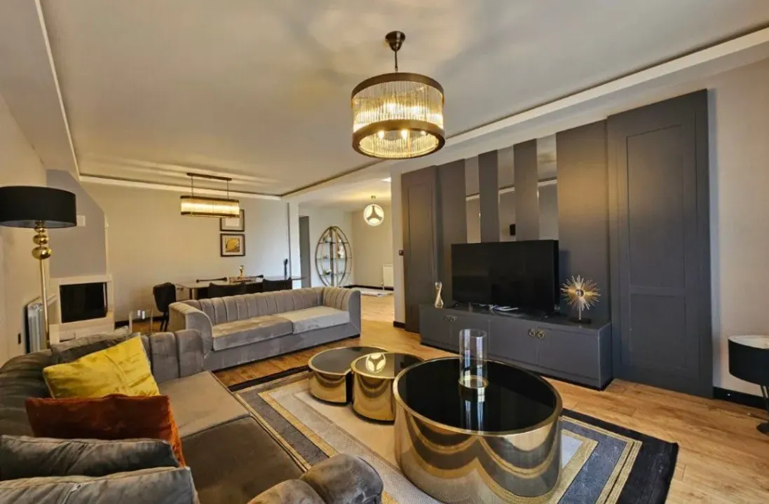 Izdavanje, kuća, 380m², Zeta, Podgorica