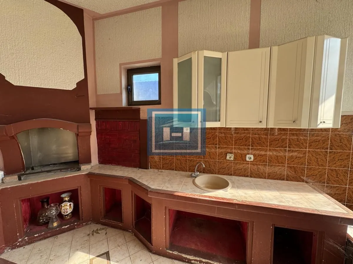 Rent, office space, 1320m², Supska, Ćuprija