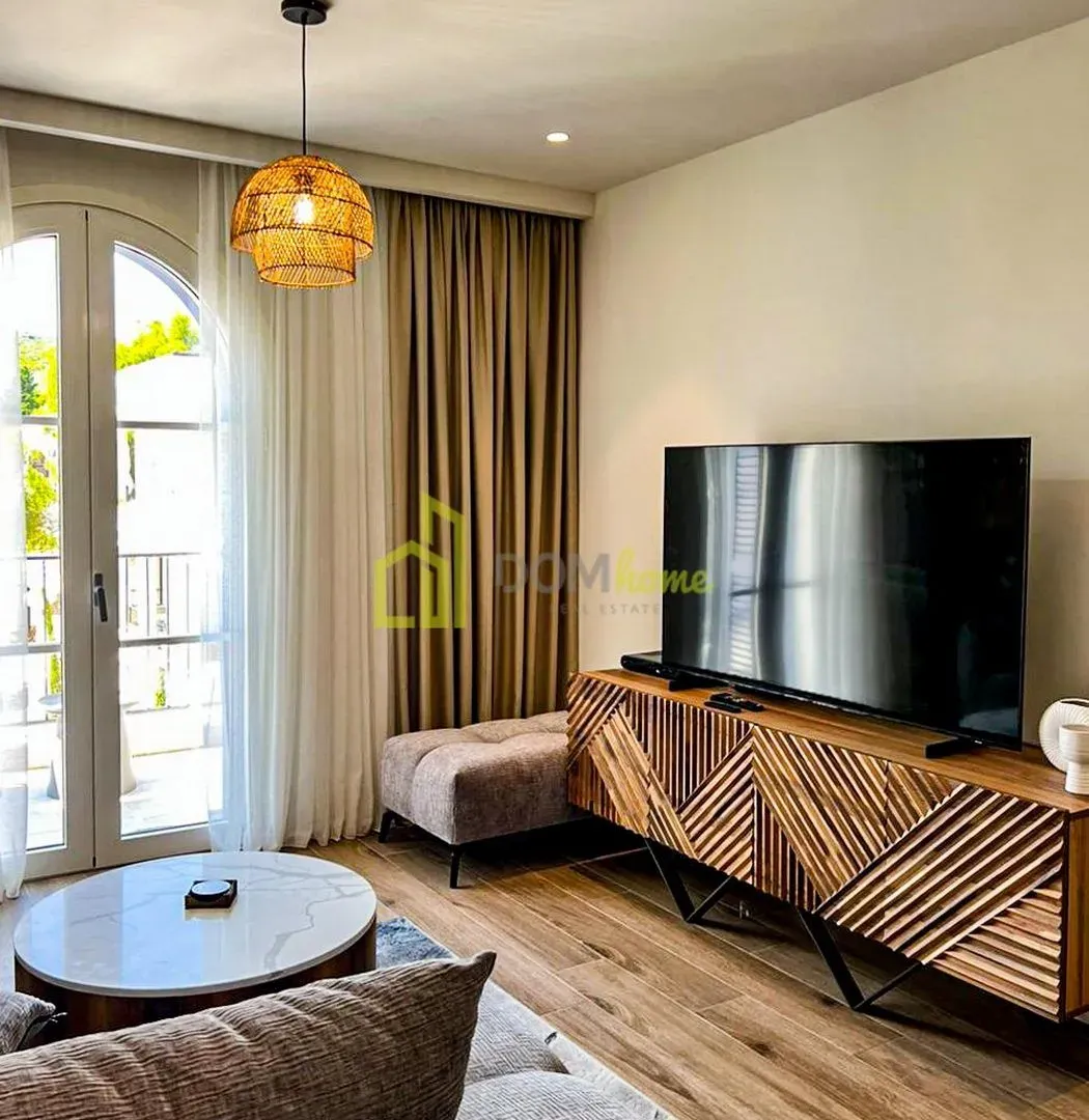 Izdavanje, jednosoban stan, 70m², Tivat, Crna Gora