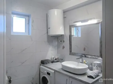 Sale, two bedroom apartment, 54m², Dobrota, Kotor - image 6