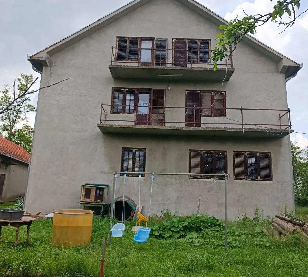 Prodaja, kuća, 360m², Ugrinovci, Gornji Milanovac