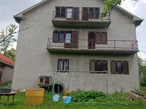 Prodaja, kuća, 360m², Ugrinovci, Gornji Milanovac - image 9