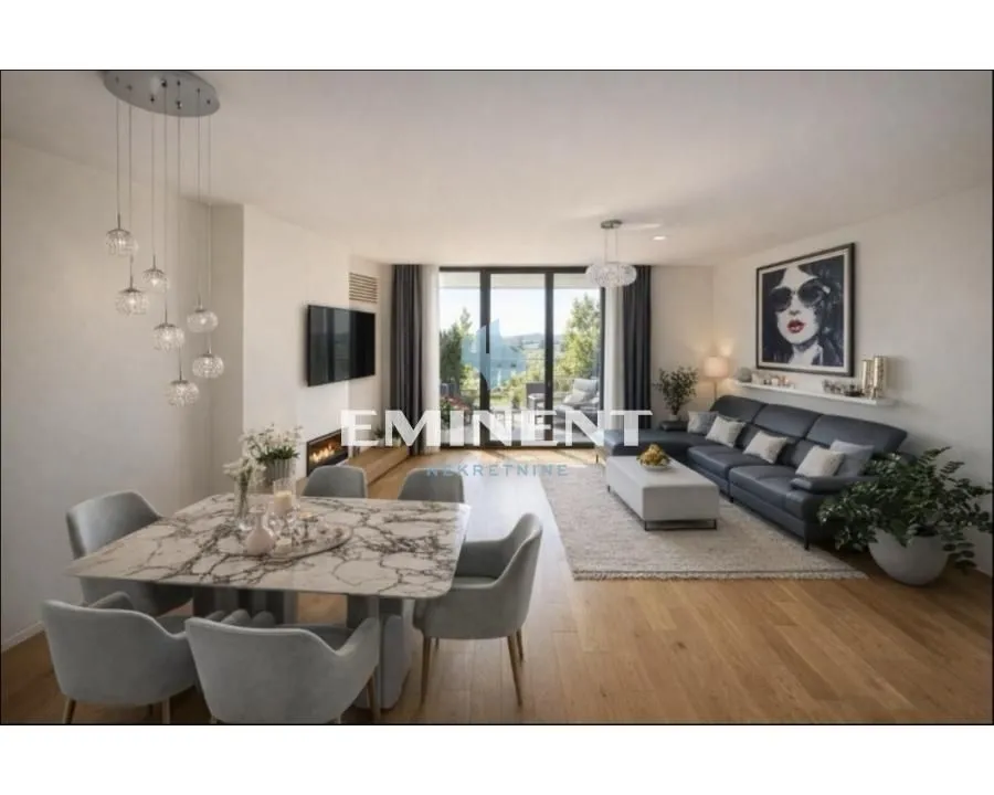 Izdavanje, trosoban stan, 117m², Savski Venac, Beograd