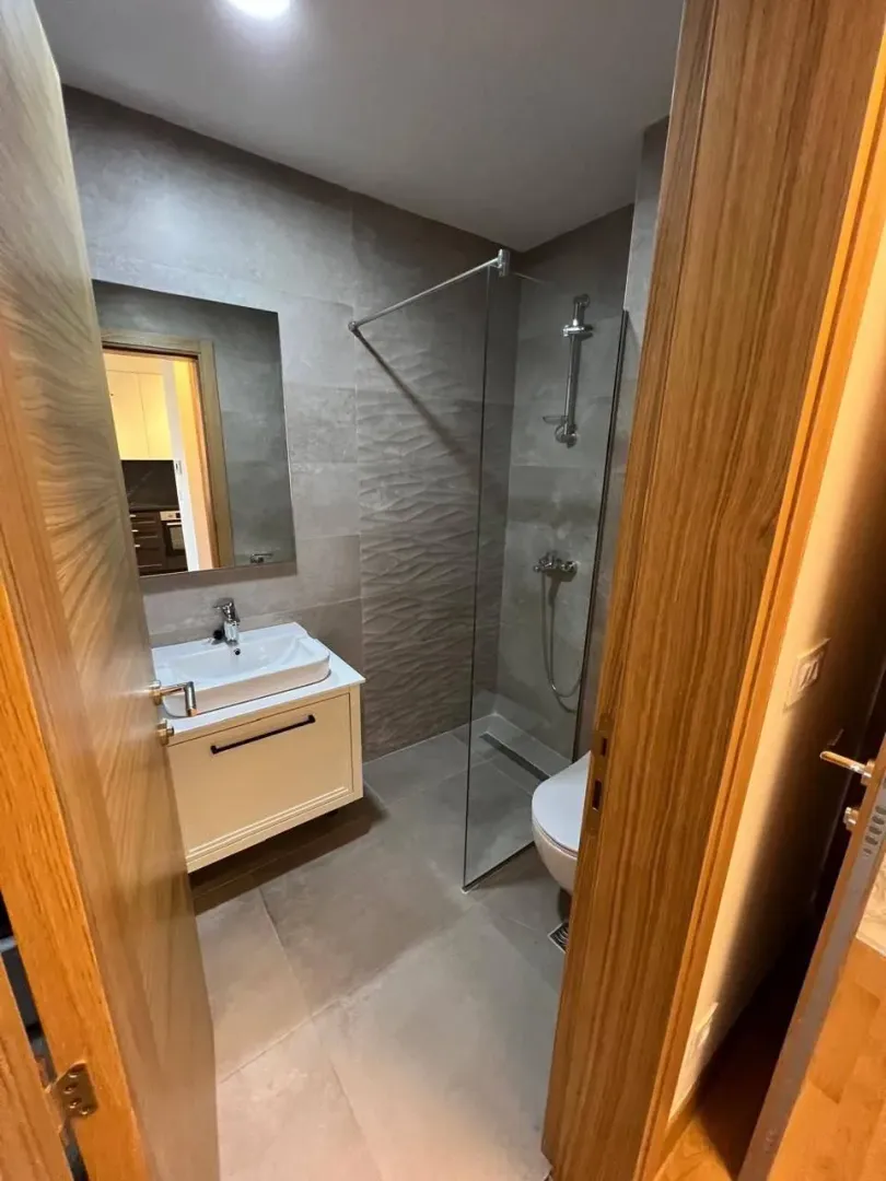 Rent, one bedroom apartment, 51m², Bečići, Budva