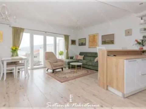 Prodaja, trosoban stan, 70m², Baošići, Herceg Novi - image 2