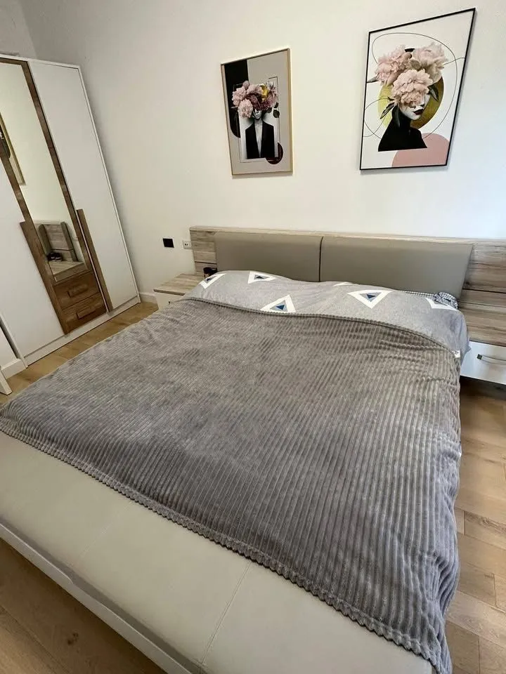 Izdavanje, jednosoban stan, 65m², Soho City, Bar