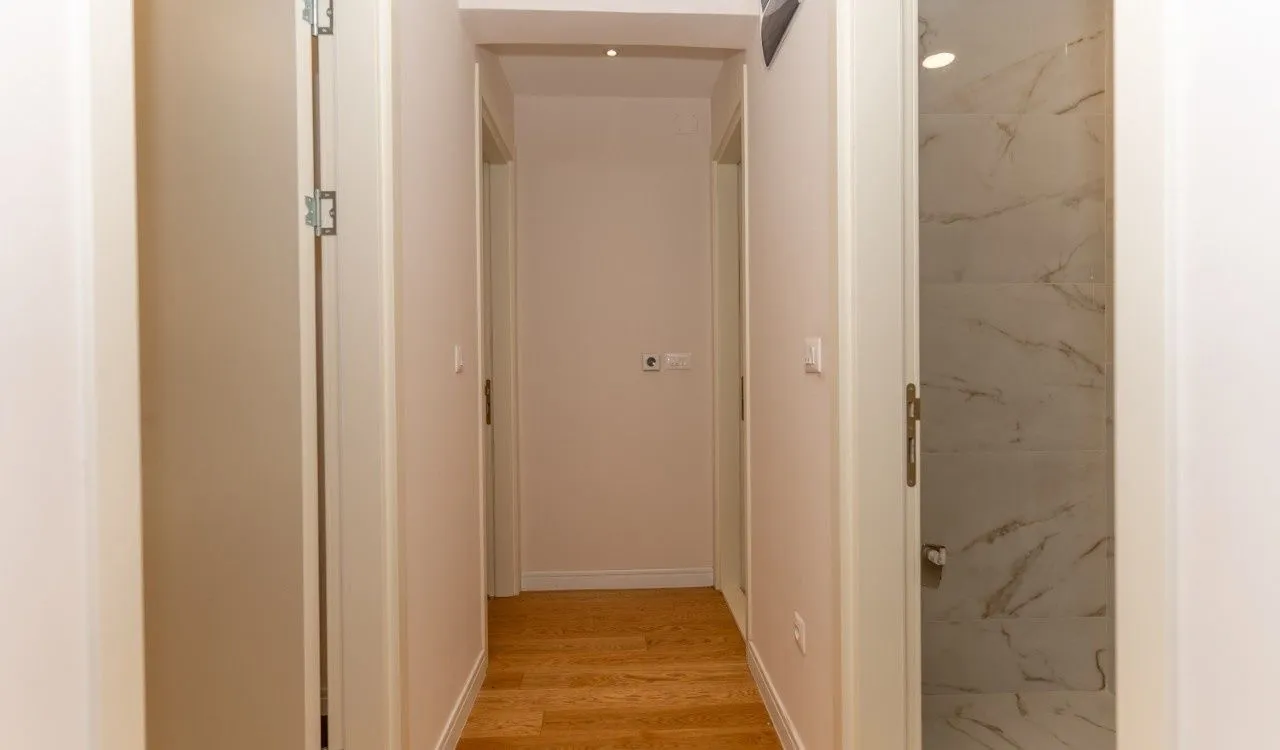 Izdavanje, dvosoban stan, 80m², Preko Morače, Podgorica