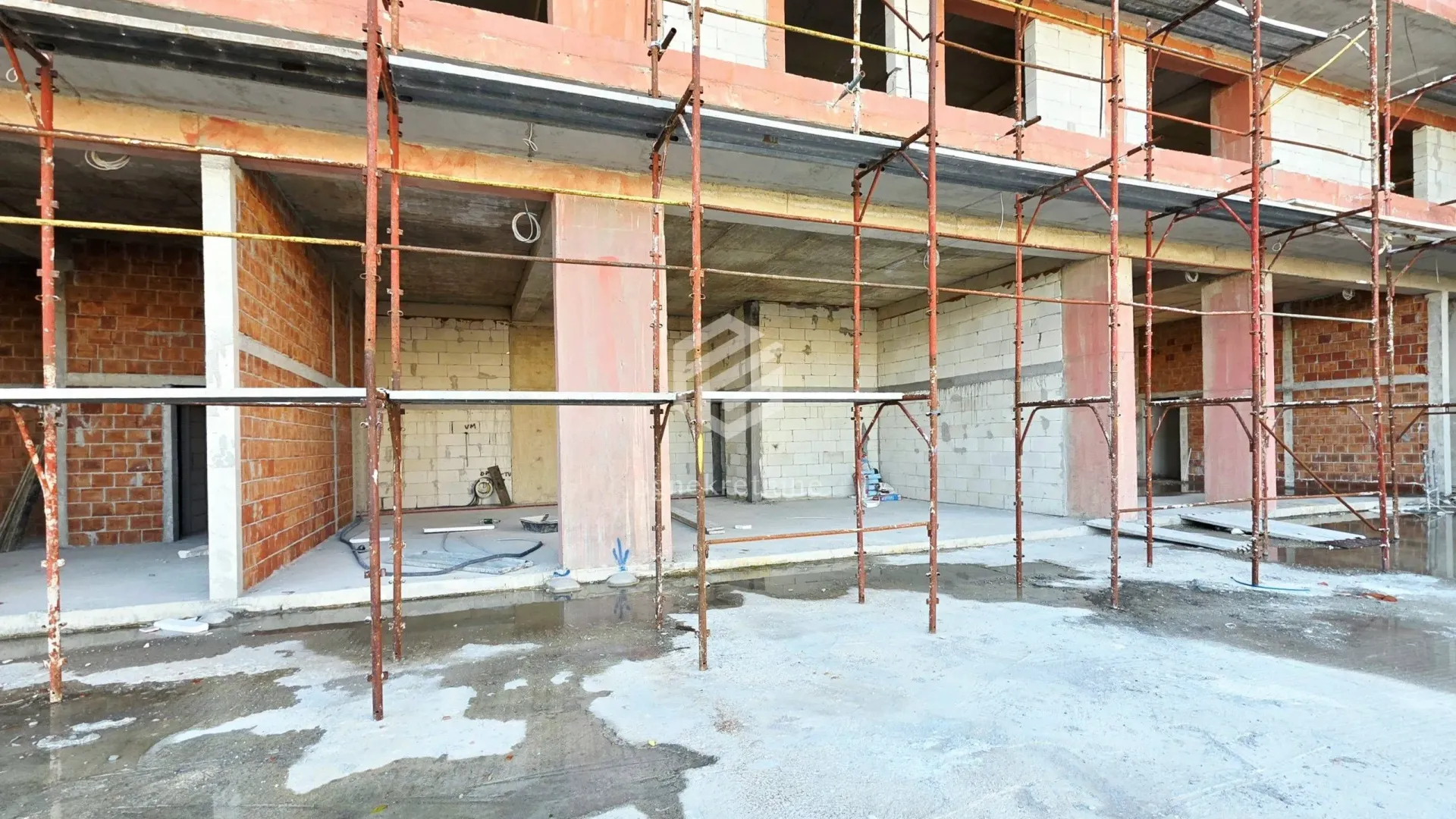 Prodaja, poslovni prostor, 81m², Pobrežje, Podgorica