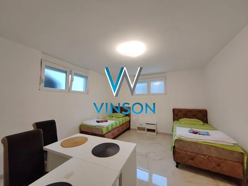 Izdavanje, trosoban stan, 100m², Petrovaradin, Novi Sad