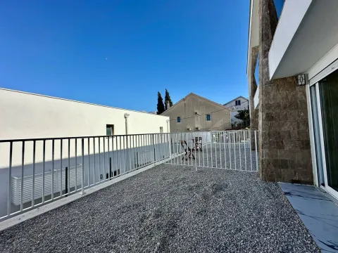 Prodaja, dvosoban stan, 75m², Đuraševići, Tivat - image 2
