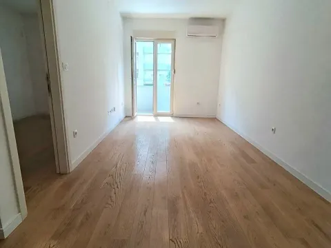 Prodaja, jednosoban stan, 40m², Central Point, Podgorica - image 3
